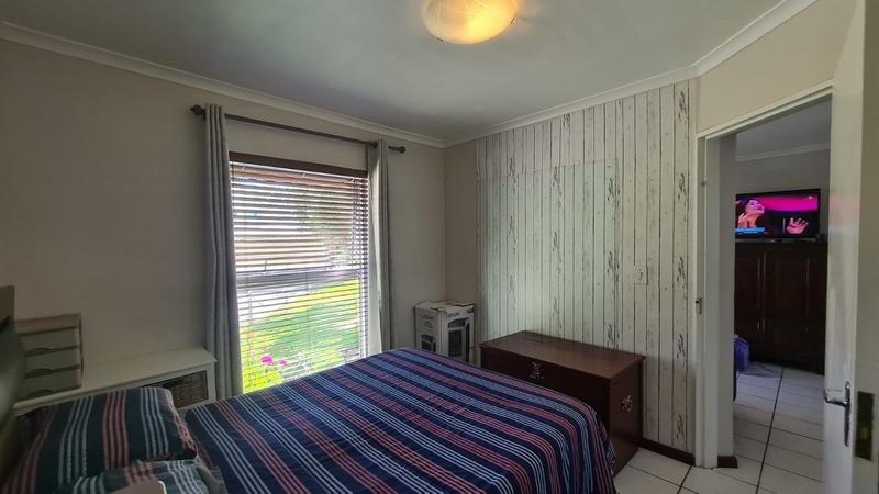 To Let 1 Bedroom Property for Rent in Strand Central Western Cape